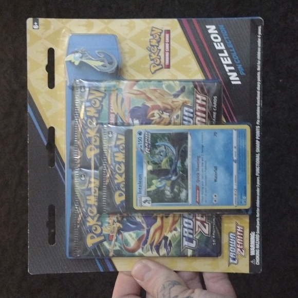 POKEMON-👑 CROWN ZENITH booster SEALED package w/Holographic and 3 packs+pin - Picture 7 of 7
